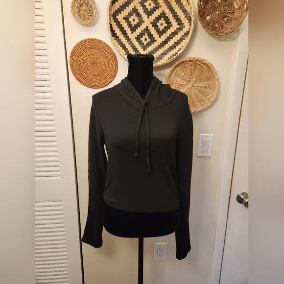 Revamped Women's Black Hoodie Top - Picture 5 of 9